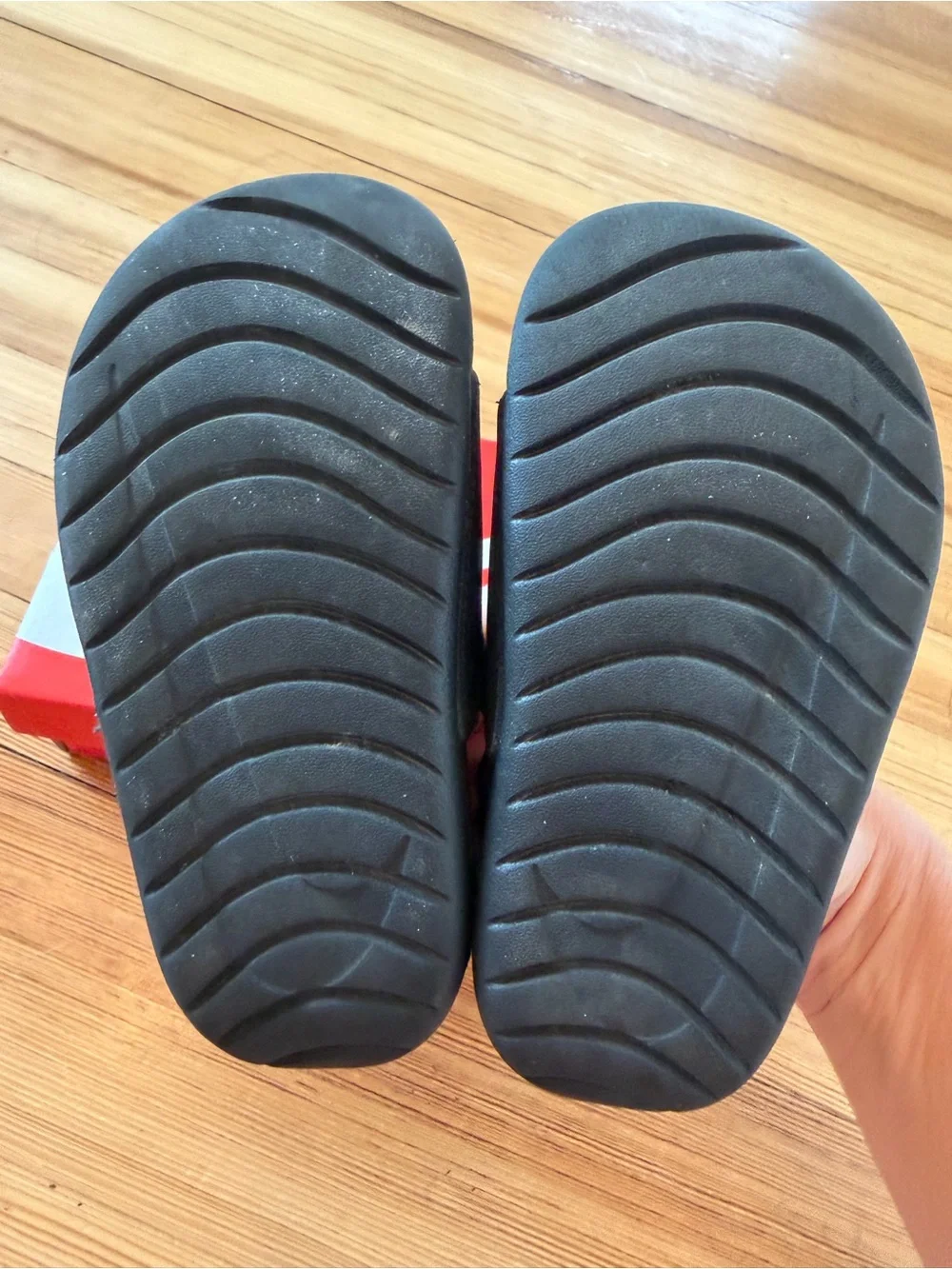 Nike, toddler Kawa slides in black & white, size 9c